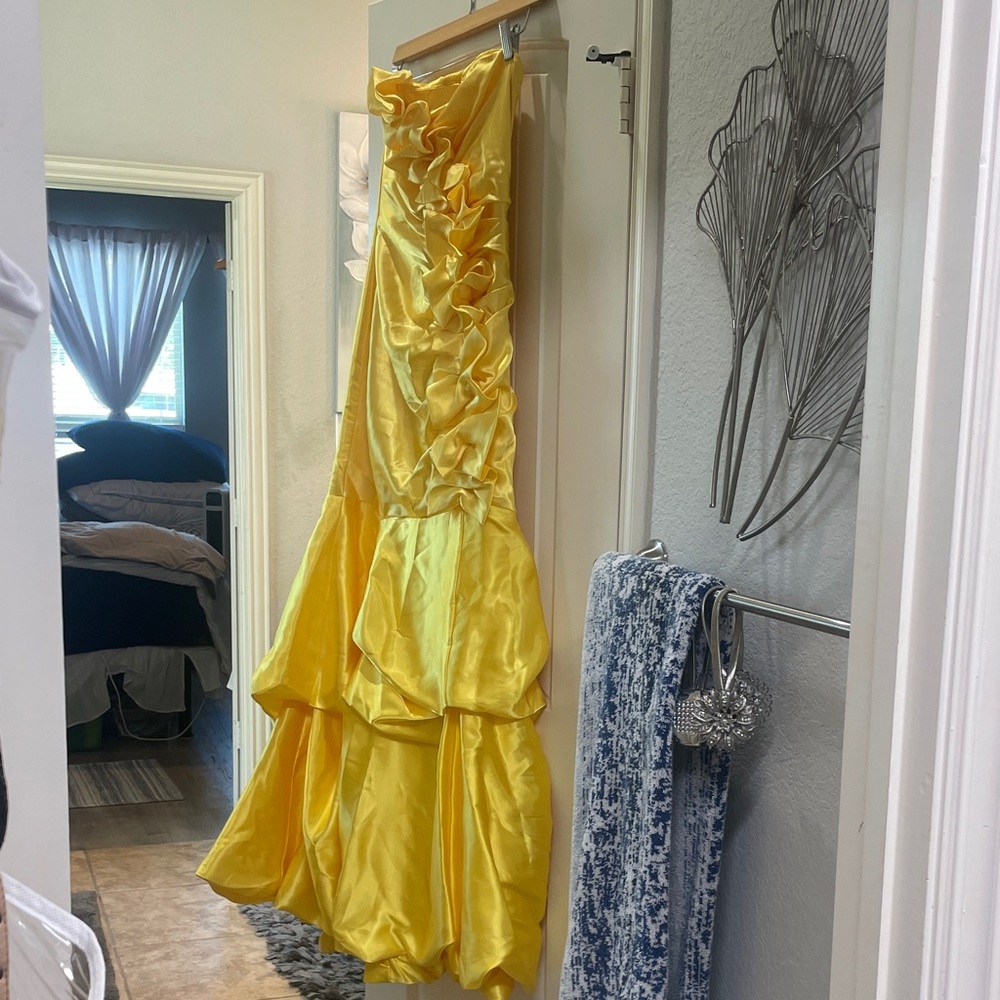 Jessica McClintock Sunshine Ruffled Dress